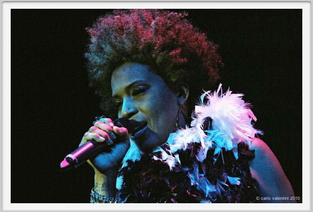 macy_gray054