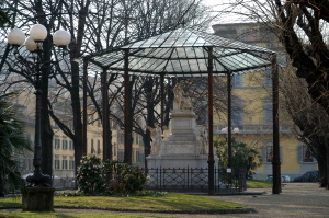 piazza_demidoff02_030310