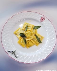 ravioli_burro_salvia1