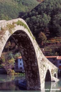 borgo_a_mozzano1025_09